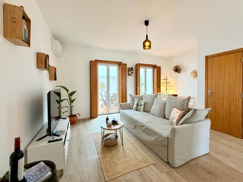 Living room, Seating area, Dinner