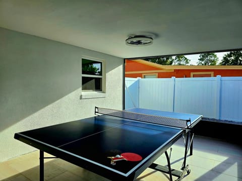 Game Room, Table tennis, Balcony/Terrace, Balcony/Terrace, Entertainment
