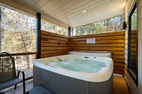 Feelin' Froggy - Cabin for 11 Cabin in Oklahoma