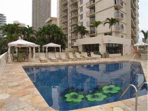 Luana Waikiki 1615 House in McCully-Moiliili