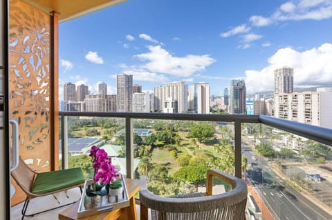 Luana Waikiki 1501 House in McCully-Moiliili