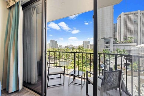 Palms Waikiki 310 House in McCully-Moiliili