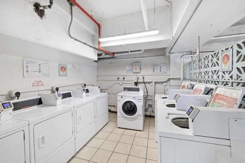 Palms Waikiki 310 House in McCully-Moiliili