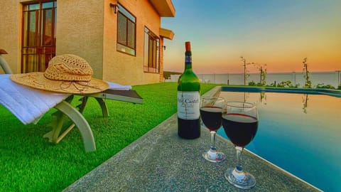 Natural landscape, Garden, Garden, Food and drinks, Garden view, Pool view, Sea view, Swimming pool, Alcoholic drinks, Sunset