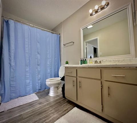 Pool A plus Location PublicLaundryAccess LongStay Discounts House in Sherman