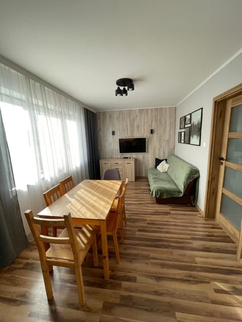 Bed, Living room, Photo of the whole room, Dining area