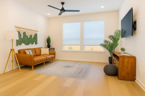 Relaxing 1BR escape worker friendly A plus Location Apartment in Sherman