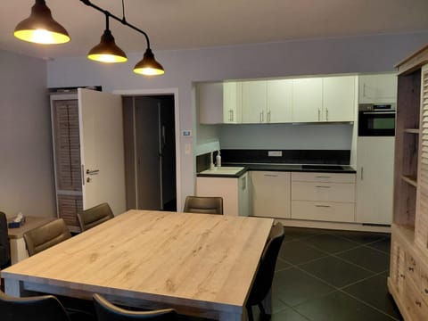 Kitchen or kitchenette, oven, stove