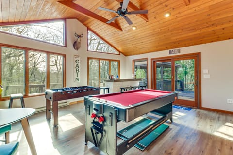 5 Mi to Jack Frost Skiing Walkable Family Home House in Hickory Run State Park