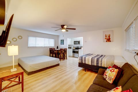 Work and Play! Studio 7 Mi to Dtwn San Bernardino House in Colton