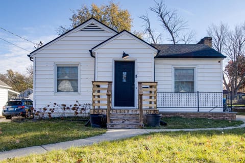 Updated and Charming! Waterloo Home with Patio House in Waterloo