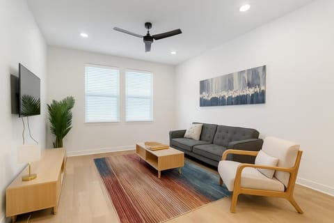 Stunning modern KINGbed pool washer dryer gym Apartment in Sherman