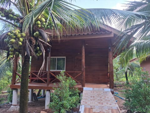 Fadel Bungalow ฟาดิลบังกะโล Villa in Krabi Changwat