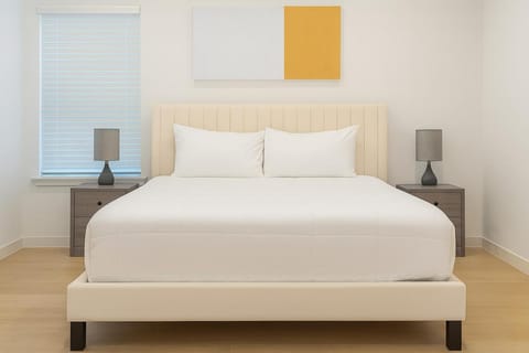 WorkerFriendly WasherDryer WiFi LongStayDiscount Apartment in Sherman