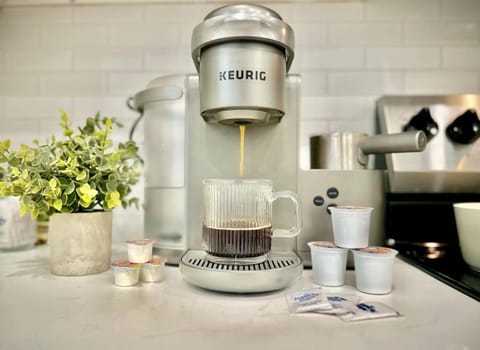 WorkerFriendly KINGbed A plus Location Washer Wifi Pool Apartment in Sherman