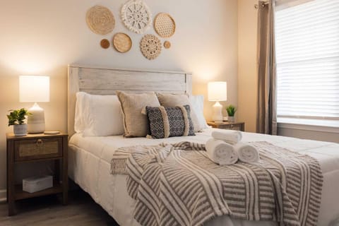 Spacious 3 Bed Condo Near ETSU Apartment in Johnson City