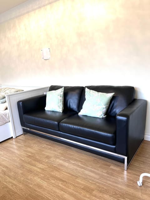 Two Bedrooms One King Bed and One Double Bed Bed and Breakfast in Richmond