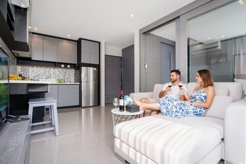 TV and multimedia, Kitchen or kitchenette, Living room