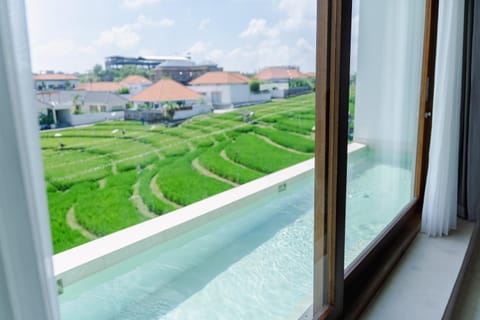 Property building, Day, Natural landscape, Coffee/tea facilities, View (from property/room), Balcony/Terrace, Pool view, Swimming pool