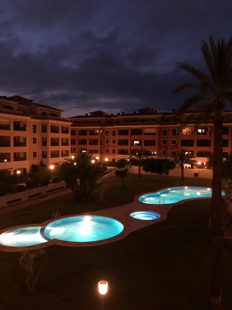 Area and facilities, Swimming pool