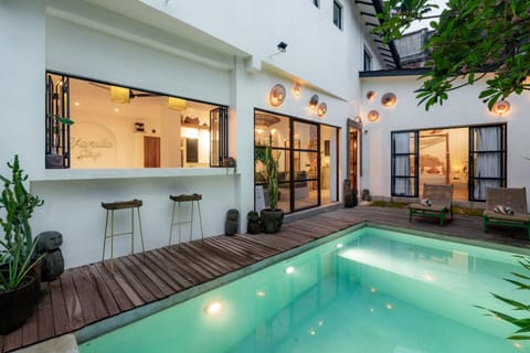 Property building, Pool view, Swimming pool, sunbed