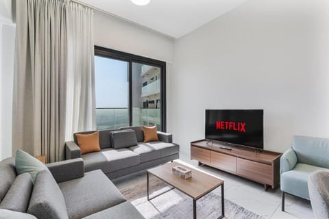 Cozy 1BR Apartment, 20 Min to Jebel Ali Beach Apartment in Dubai