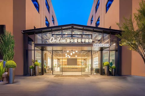 Property building, Day