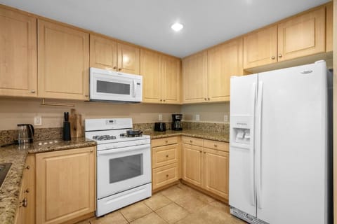 Modern 2BR Cozy Apartment in Irvine Apartment in Laguna Woods