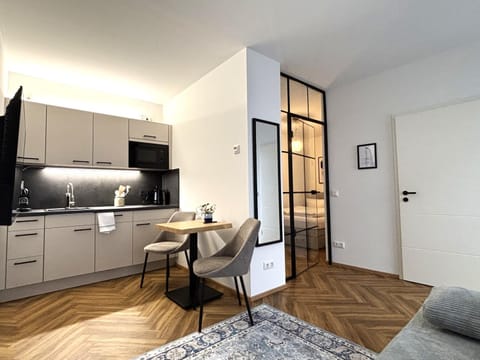 Living room, Photo of the whole room, room service