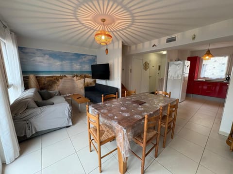 TV and multimedia, Dining area