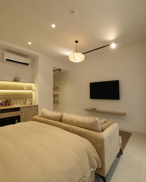 Bed, Living room, Photo of the whole room, Bedroom, air conditioner