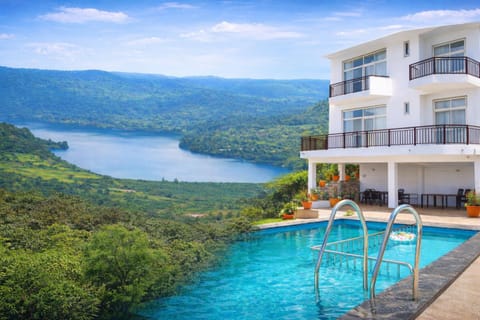Property building, Restaurant/places to eat, Swimming pool