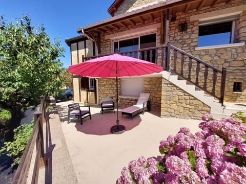 Property building, Patio, Balcony/Terrace