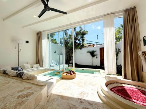 Property building, Restaurant/places to eat, Natural landscape, Garden, Pool view, Swimming pool, Breakfast