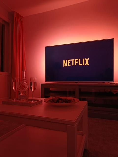 Communal lounge/ TV room, TV and multimedia, Evening entertainment