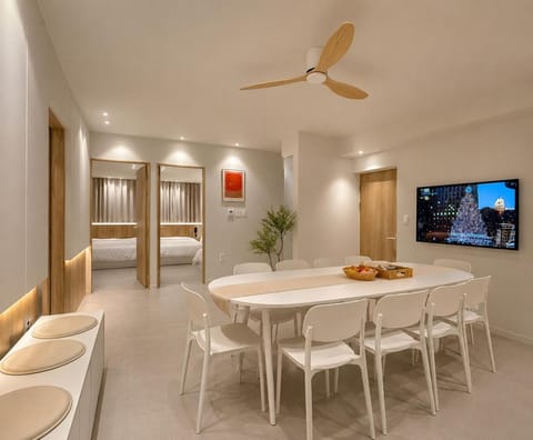 Living room, Dining area