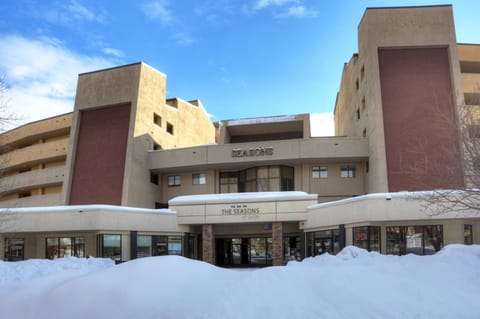 Seasons at Avon, A Vail Resorts Property Nature lodge in Avon