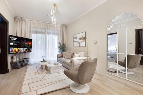 TV and multimedia, Living room, Evening entertainment