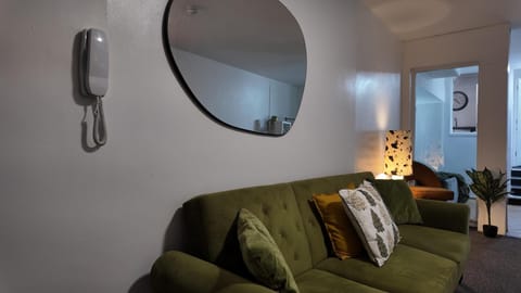 Cosy Studio Escape in Ilkeston with Netflix Apartment in Amber Valley