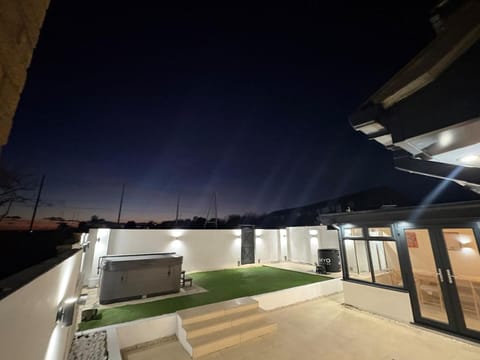 Patio, Night, Garden, Hot Tub, Balcony/Terrace