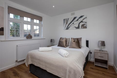 Bedroom, heating