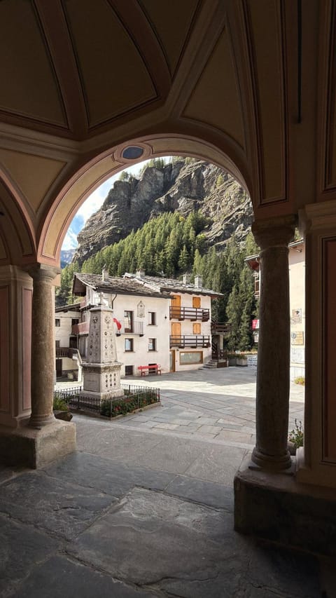 Property building, Facade/entrance, Mountain view