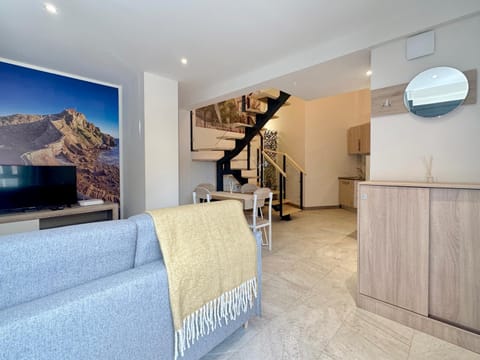 Communal lounge/ TV room, TV and multimedia, Kitchen or kitchenette, Living room