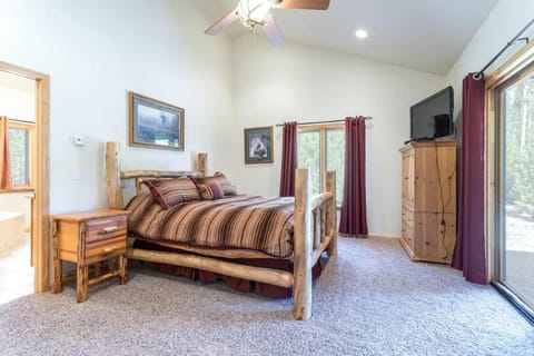 Spacious Pet-Friendly Grand Lake House House in Rocky Mountain National Park