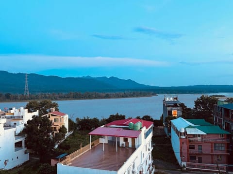 Mountain view, River view