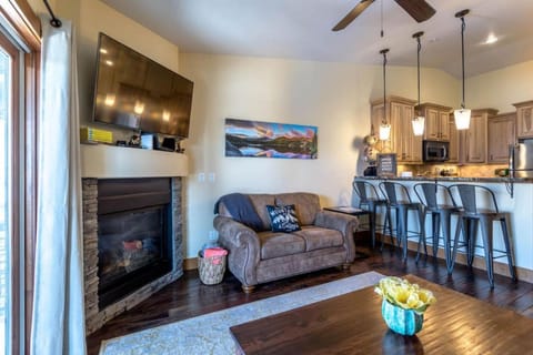 Love Grand Lake Townhouse Pet Friendly With garage Apartment in Grand Lake