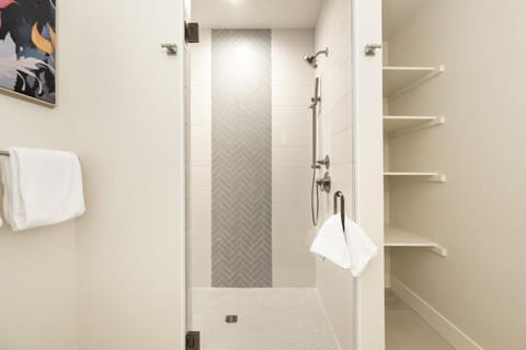 Shower, Bathroom, towels