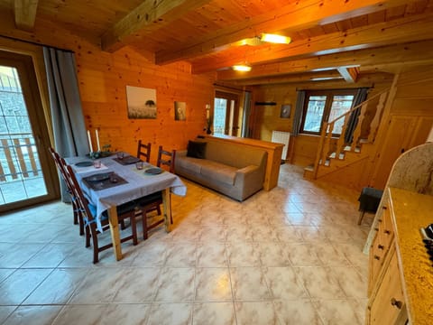 Living room, Dining area