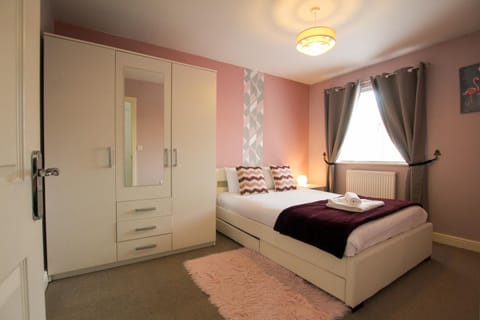 Photo of the whole room, Bedroom, internet, storage, towels, wardrobe