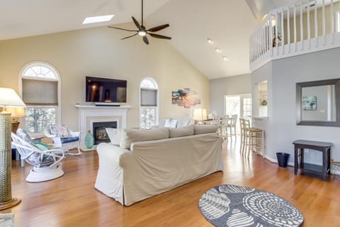 2 Mi to Bethany Beach Family Retreat with Sunroom! House in Bethany Beach